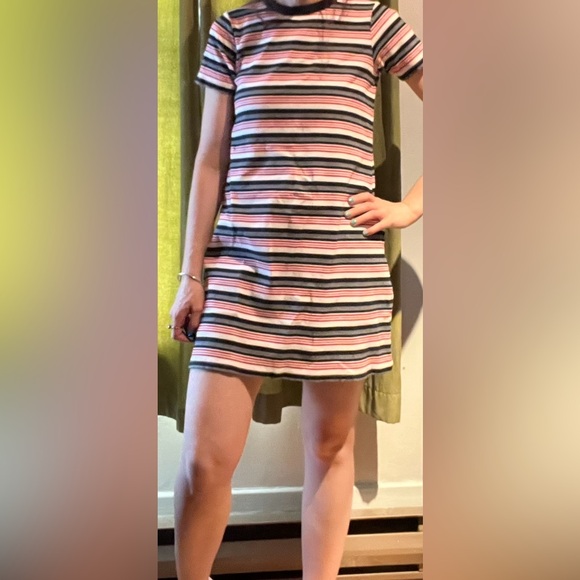 Small dress - Picture 5 of 7